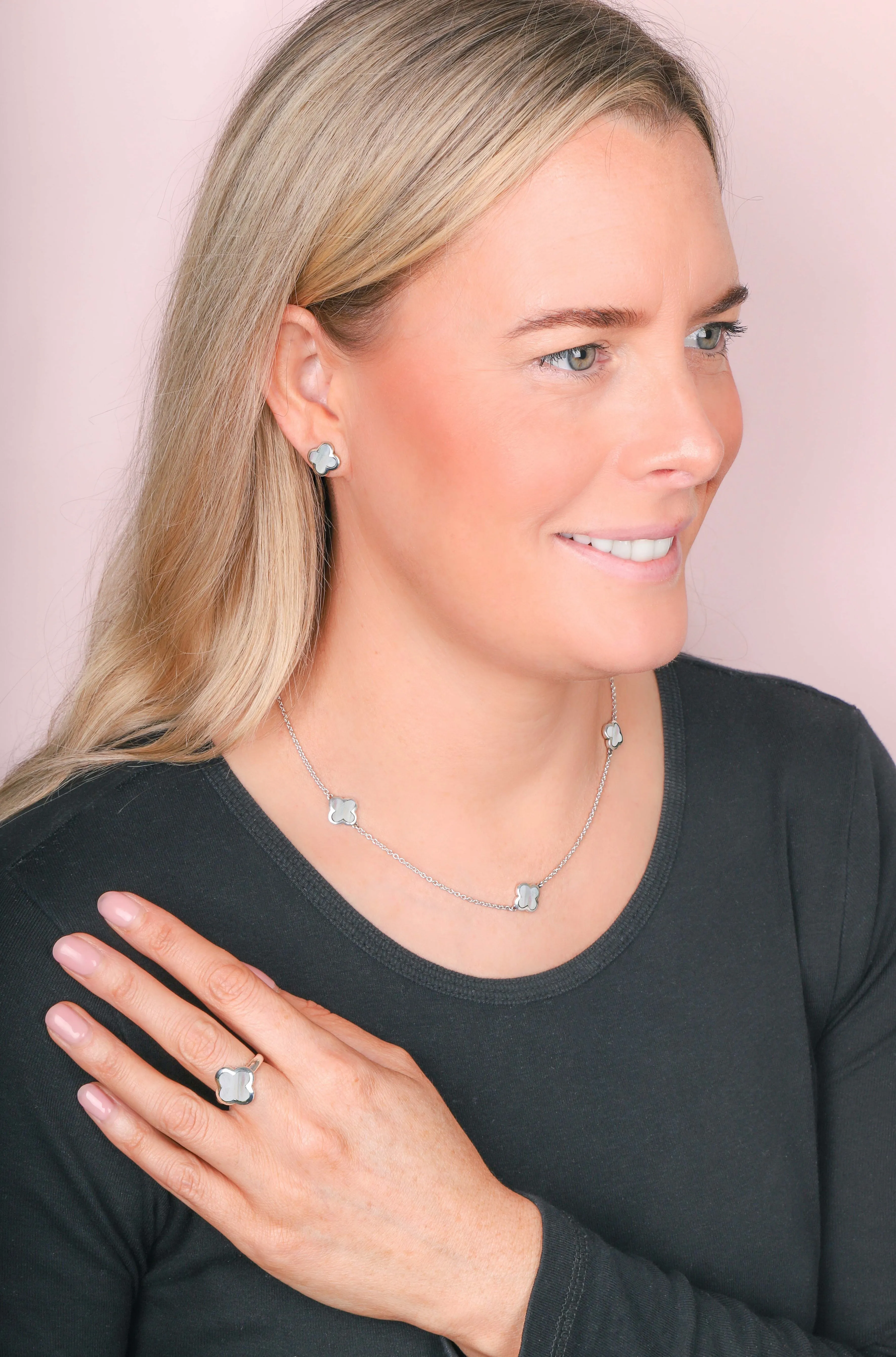 9ct White Gold White Mother of Pearl Bloom Four Leaf Clover Ring