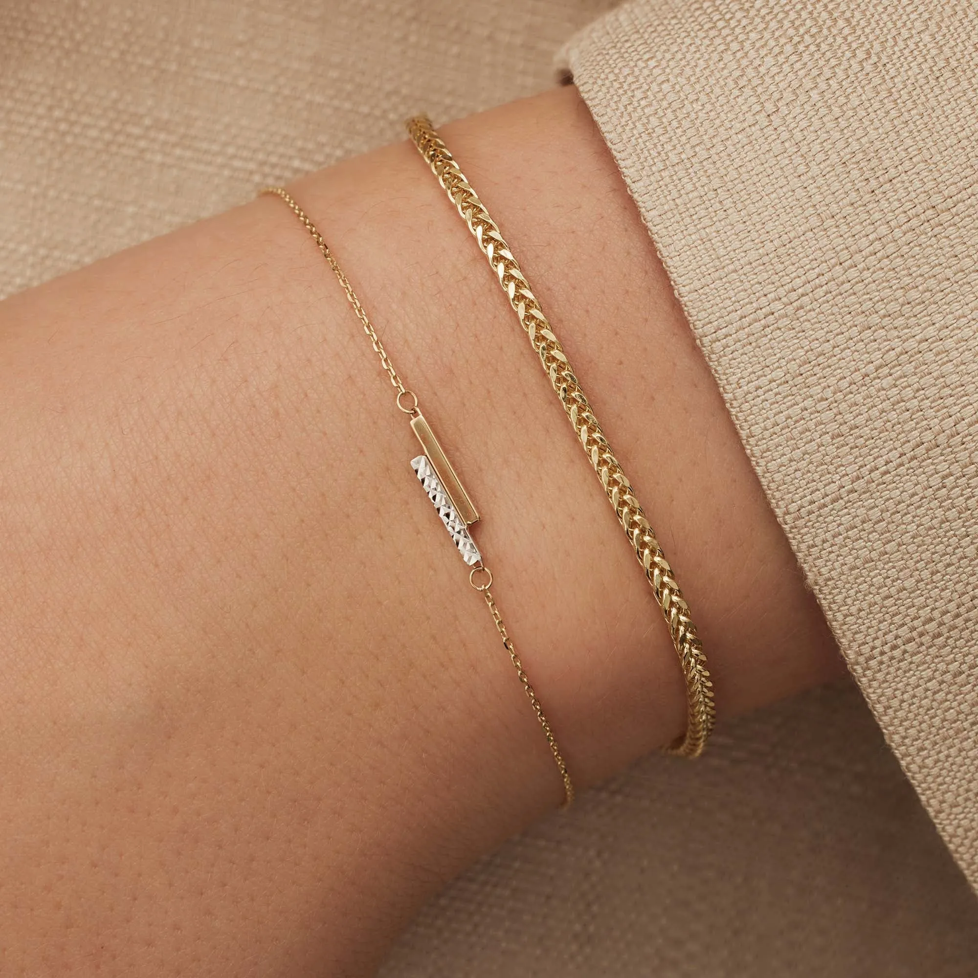 Cadeau d'Isabel 14 karat gold necklace and bracelet gift set with rods