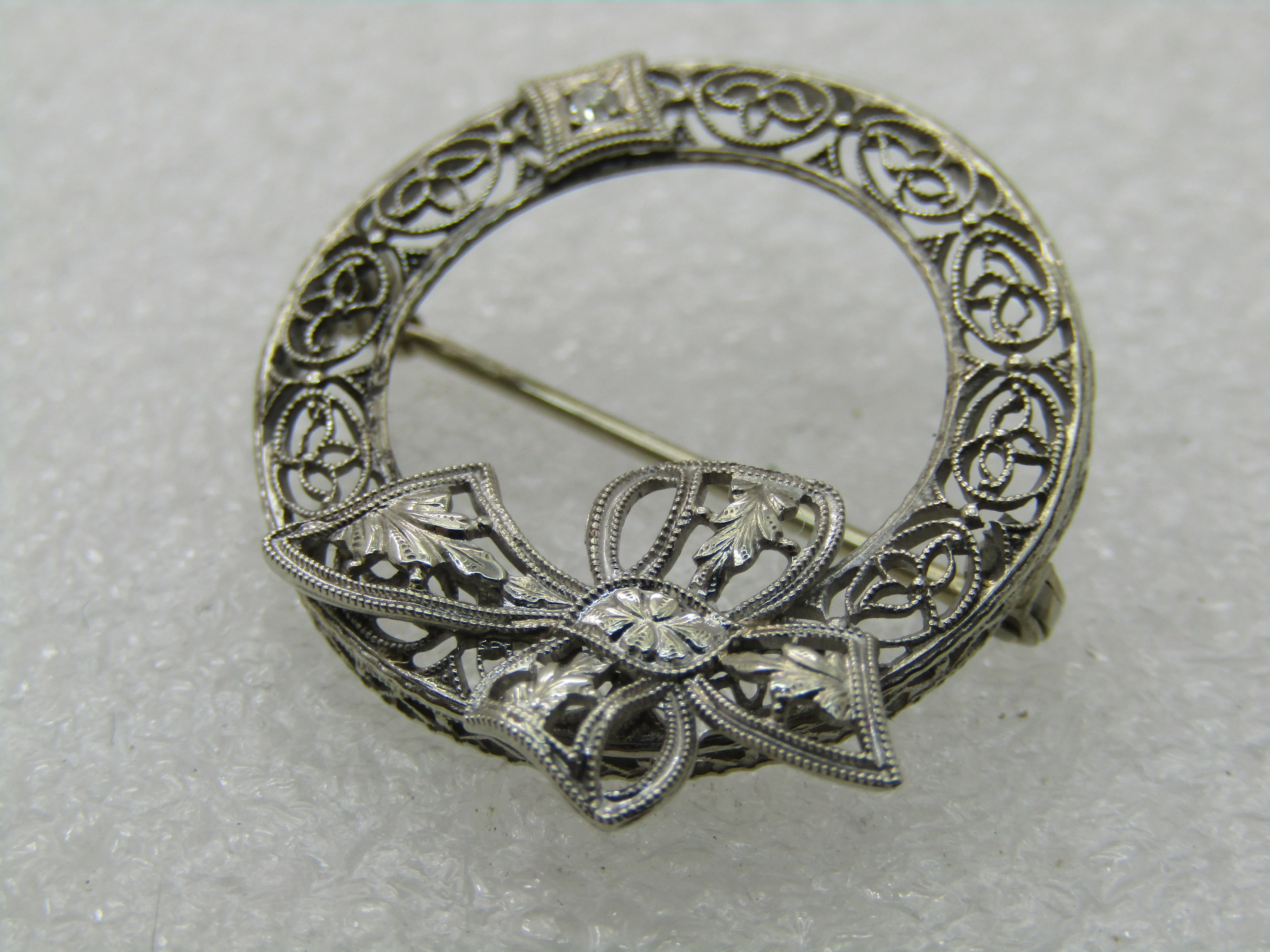 Early 1900's 14kt Filigree Diamond Brooch, Circle with Bow, 1"