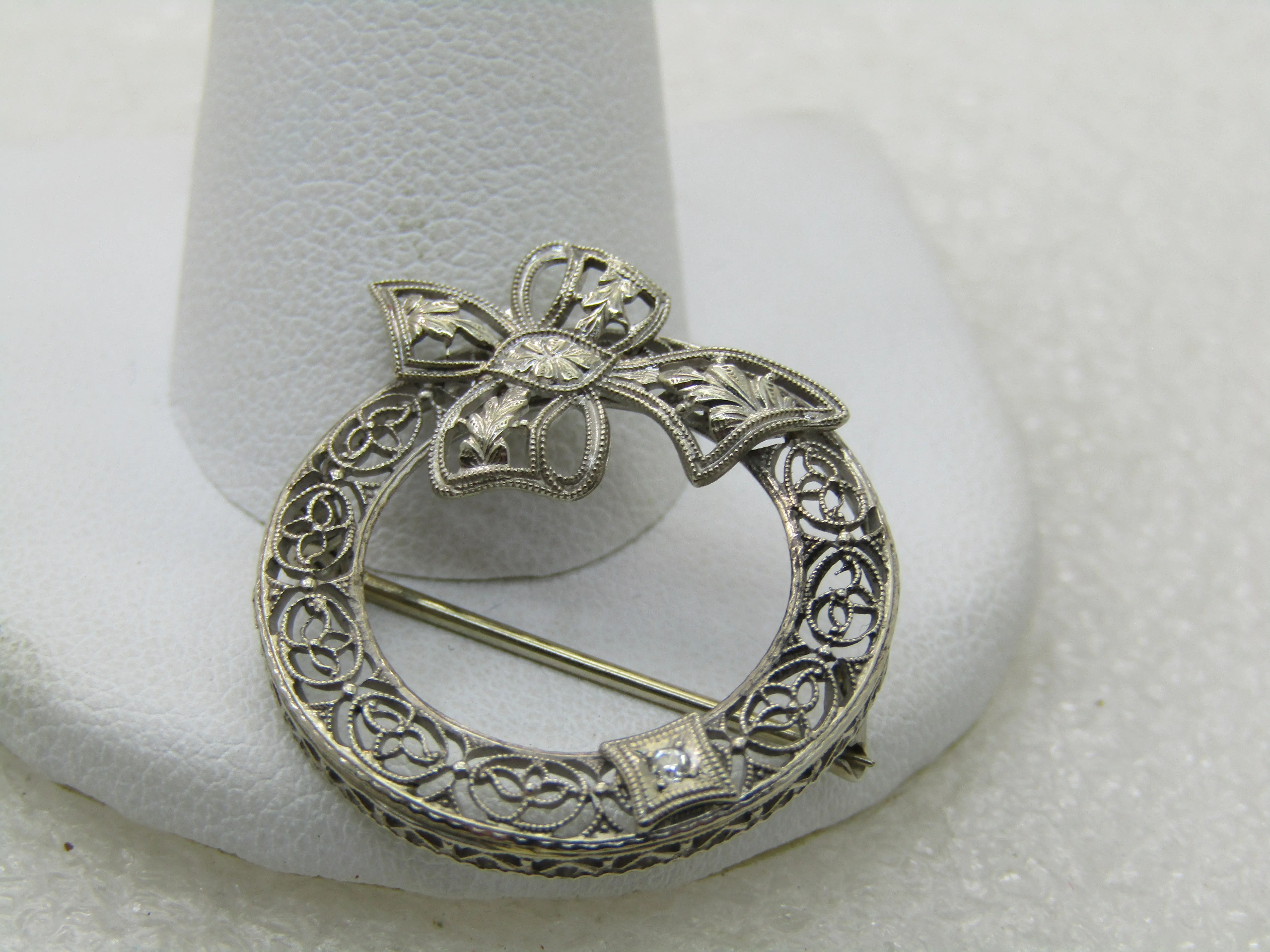 Early 1900's 14kt Filigree Diamond Brooch, Circle with Bow, 1"