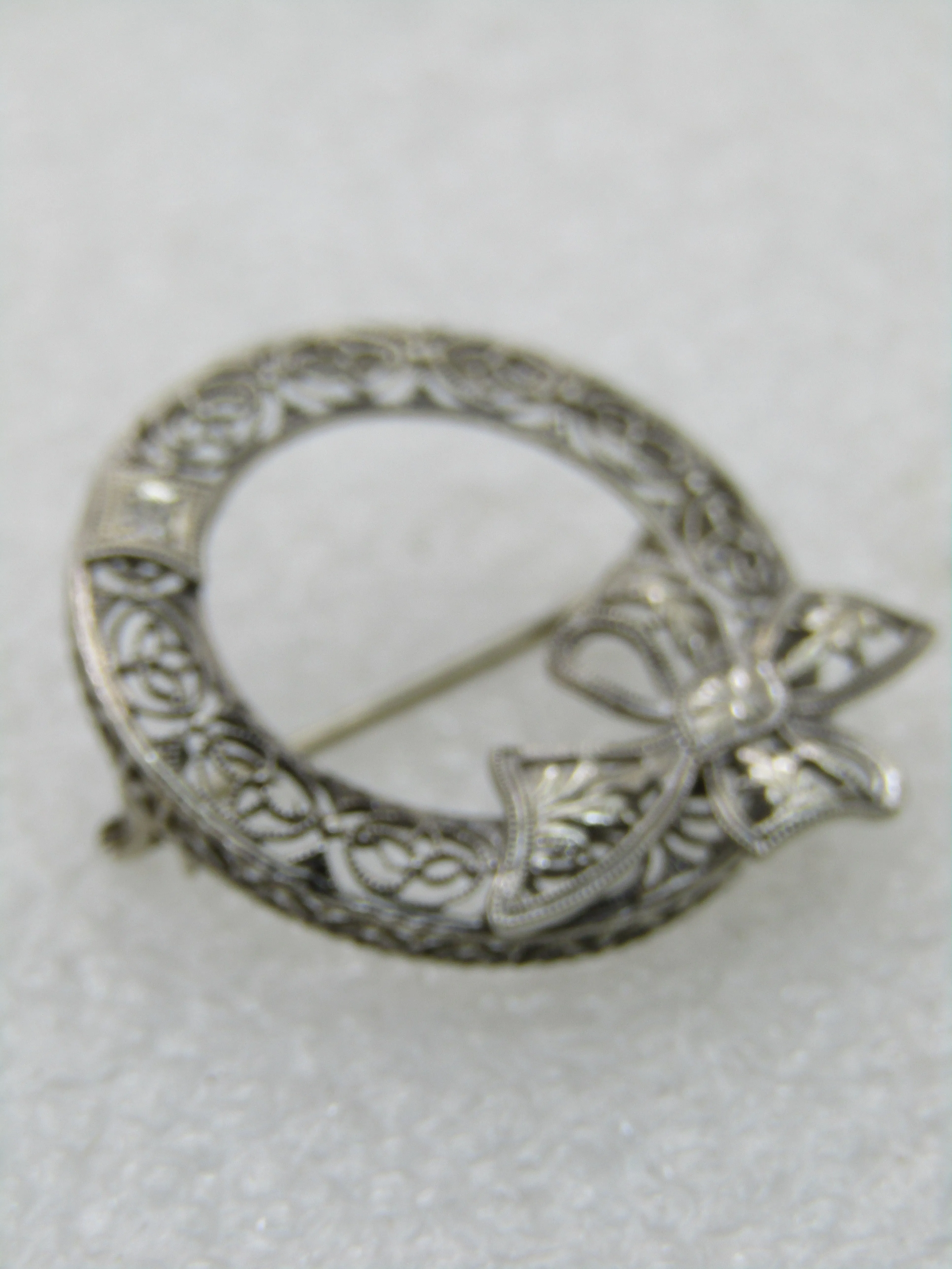 Early 1900's 14kt Filigree Diamond Brooch, Circle with Bow, 1"