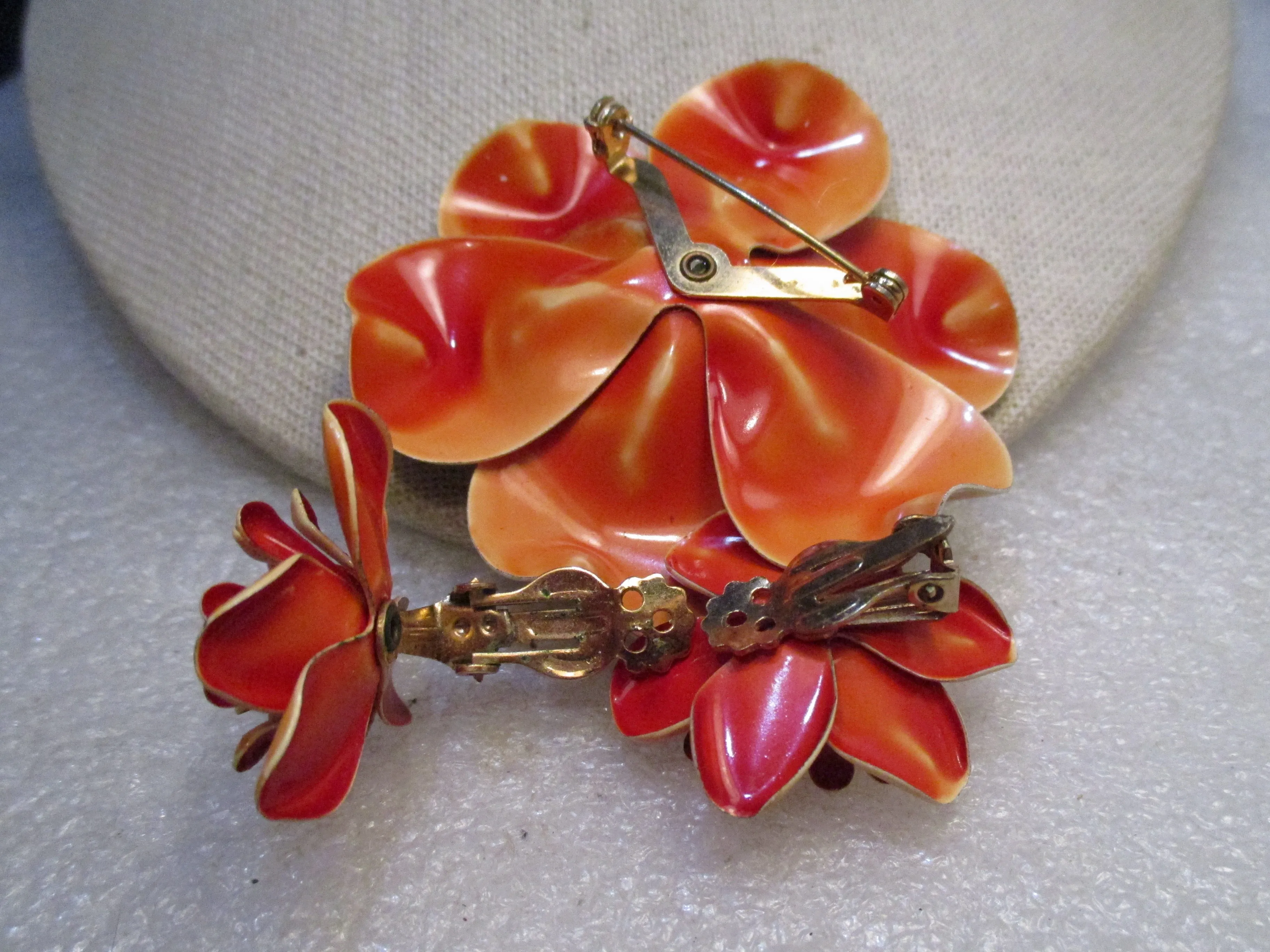 Enameled Floral Brooch & Clip Earrings Set, Shades of Orange, Rhinestone Center 1950's/1960's