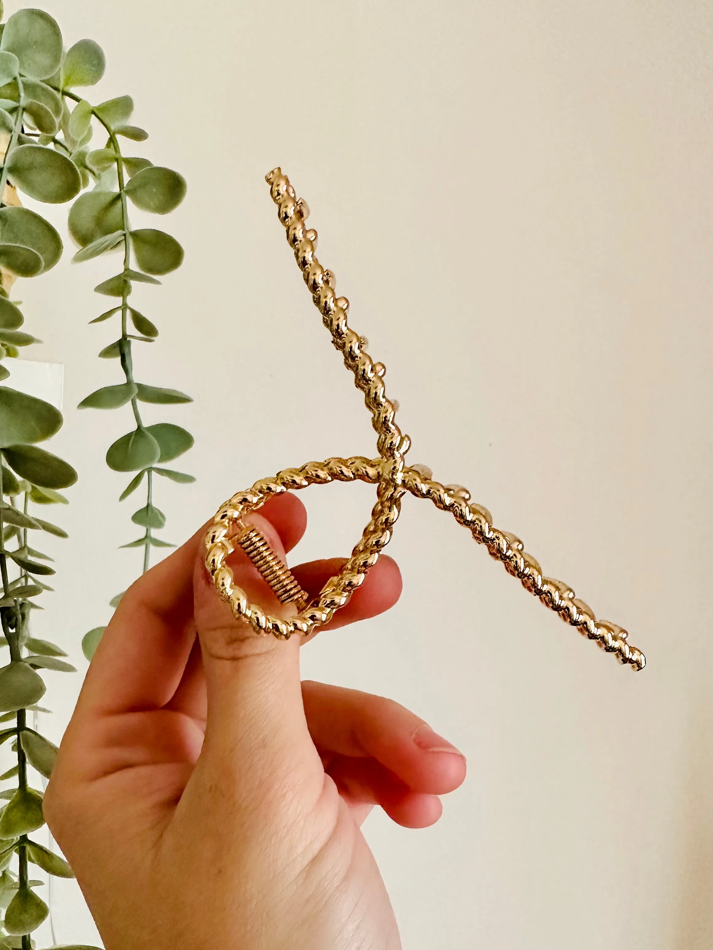 Twisted Gold Claw Clip
