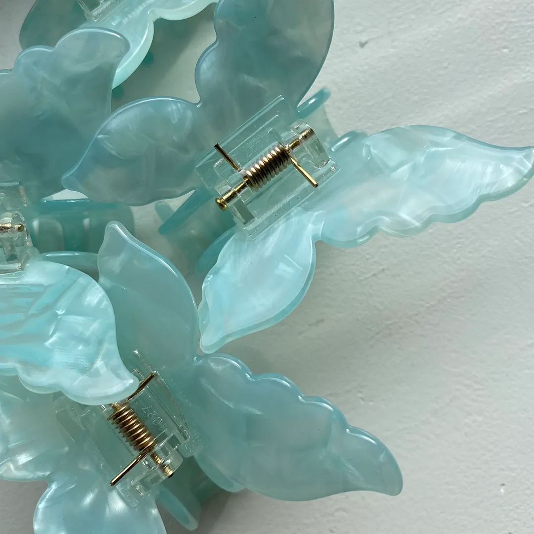 XL BUTTERFLY CLIP ICE BLUE